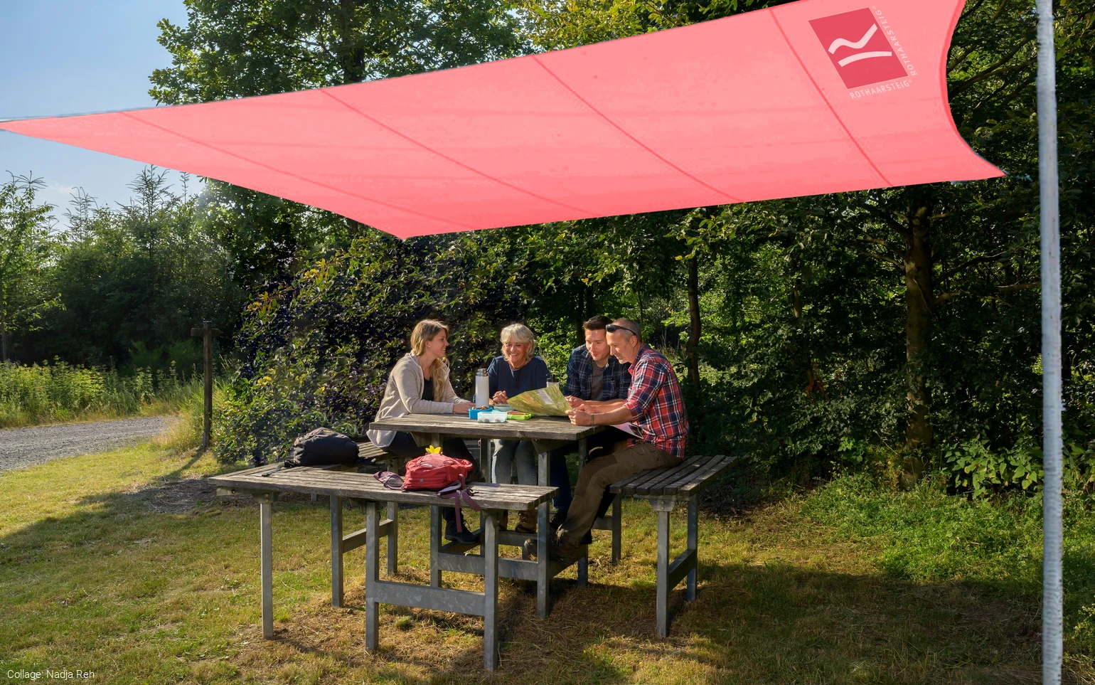 Bänke mit Sonnensegel_rot